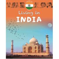 Living in: Asia: India (Living in) Dr Jen Green Paperback Book